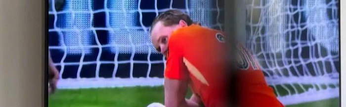 热刺门将金斯基两度失误被换下，赛后获球迷安慰|马竞|欧冠|托特纳姆热刺|马德里竞技|决赛_新浪体育_新浪新闻